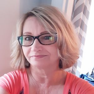 Meet your Posher, Debbie